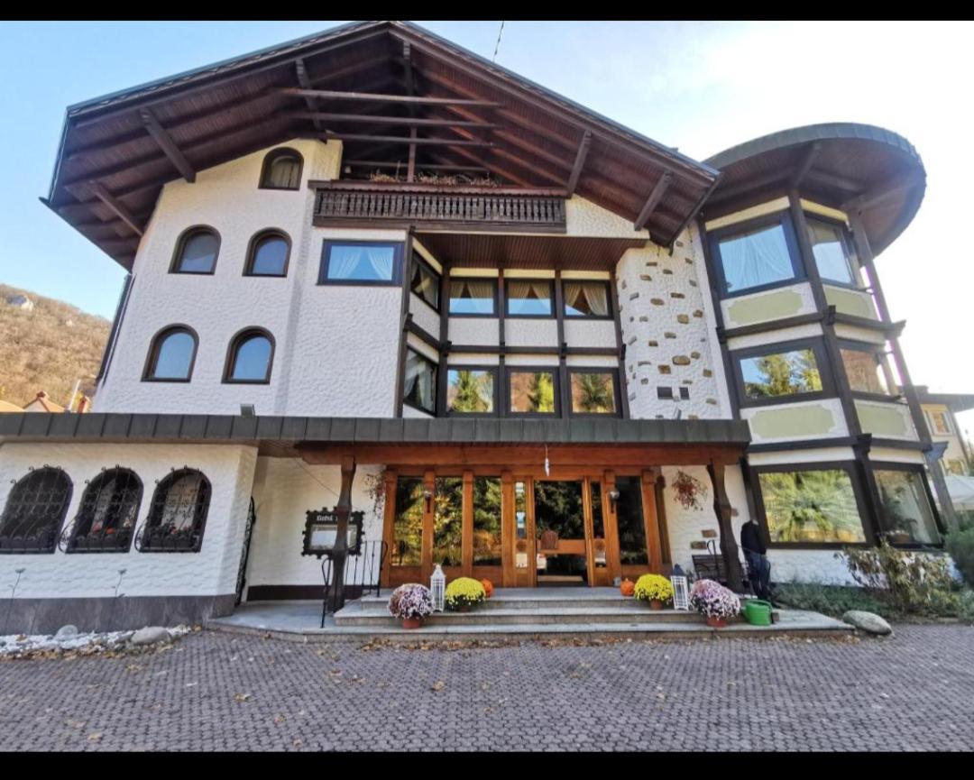 Hotel Adler Lichtenstein  Exterior photo